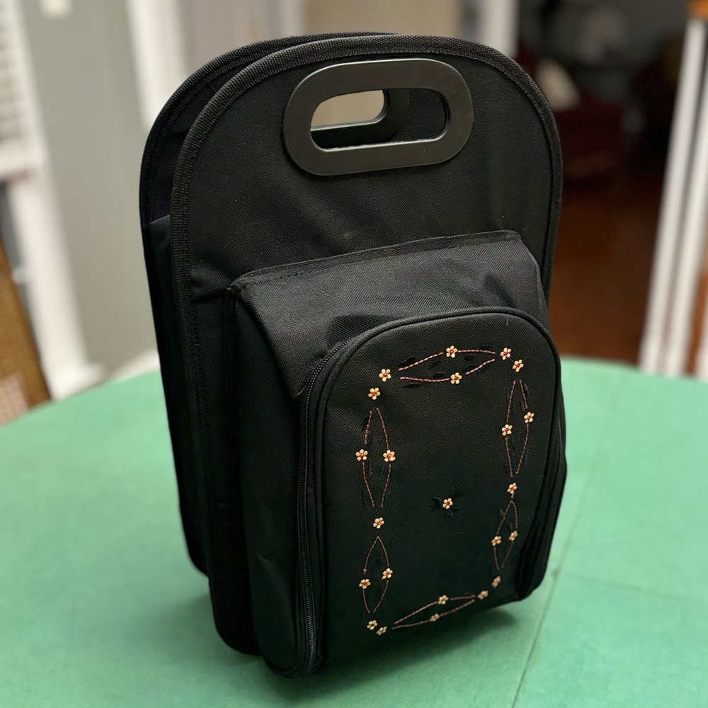 Temp-Tations Insulated Wine/ Spirits Carrier/ Tote Cooler Bag W/Accesories